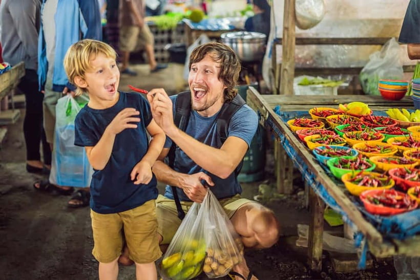 Bangkok: Chinatown & Taladnoi Street Art Guided Walking Tour - Morning market streets: street food atmosphere, incense, and what to pay attention to