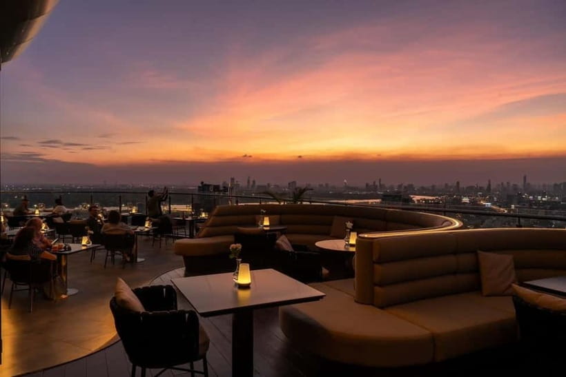 Bangkok: Cielo Sky Bar & Restaurant Rooftop - What’s on the menu, from steaks and seafood to fusion appetizers