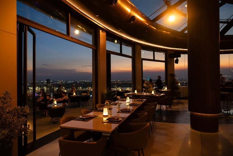 Bangkok: Cielo Sky Bar & Restaurant Rooftop - Drinks at Cielo: wines, cocktails, and fine spirits