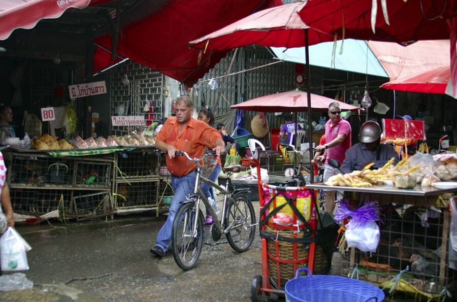 Bangkok: City Culture half-day Bike Tour - Rama IV Road, Queen Sirikit Area, and a Hard Switch to Quiet
