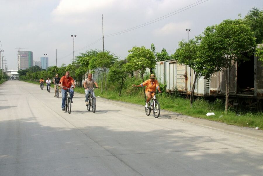 Bangkok: City Culture half-day Bike Tour - Lumpini Park’s Tai Chi, Yoga, and the Monitor Lizards
