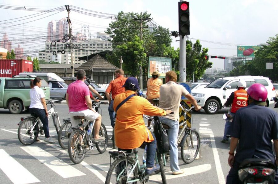 Bangkok: City Culture half-day Bike Tour - Price and Value for $41: Bike, Guide, Lunch, and Insurance