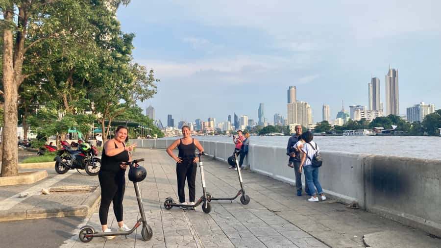 Bangkok: City Highlights Electric Scooter Tour - Local life via secret paths: what you gain, and what to watch for