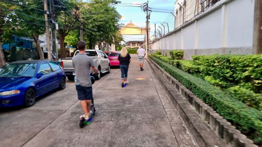 Bangkok: City Highlights Electric Scooter Tour - Food and drink reality check: plan your own breaks