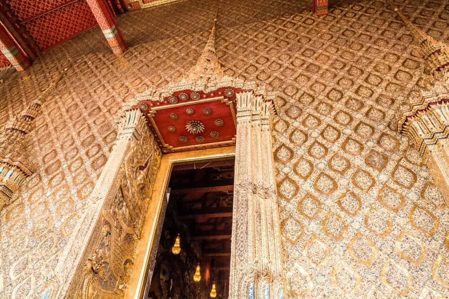 Bangkok: City Highlights Temple and Market Walking Tour - What the tour is like in real time (duration, pacing, and transport)