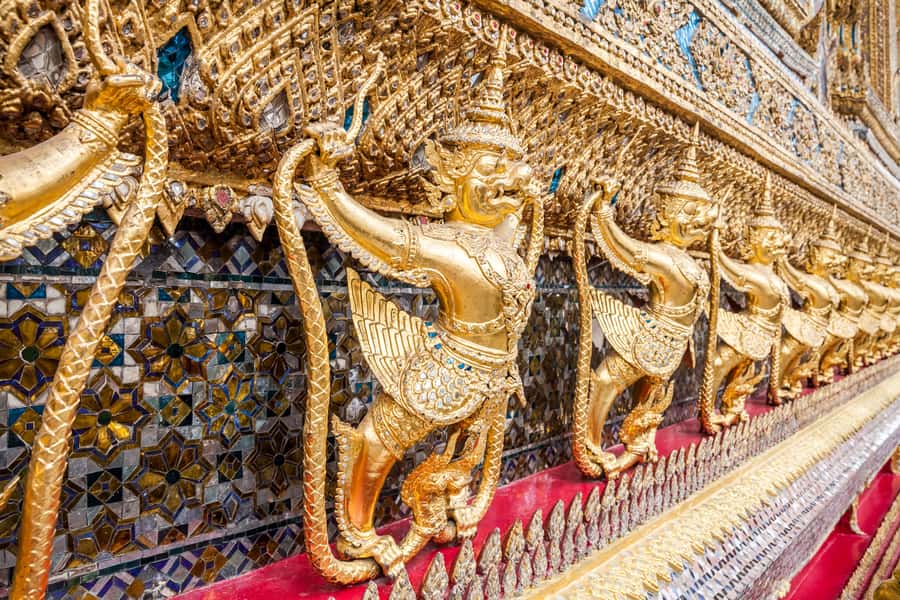 Bangkok: City Highlights Temple and Market Walking Tour - Grand Palace: 1.5 hours of royal power, ceremonies, and eye candy