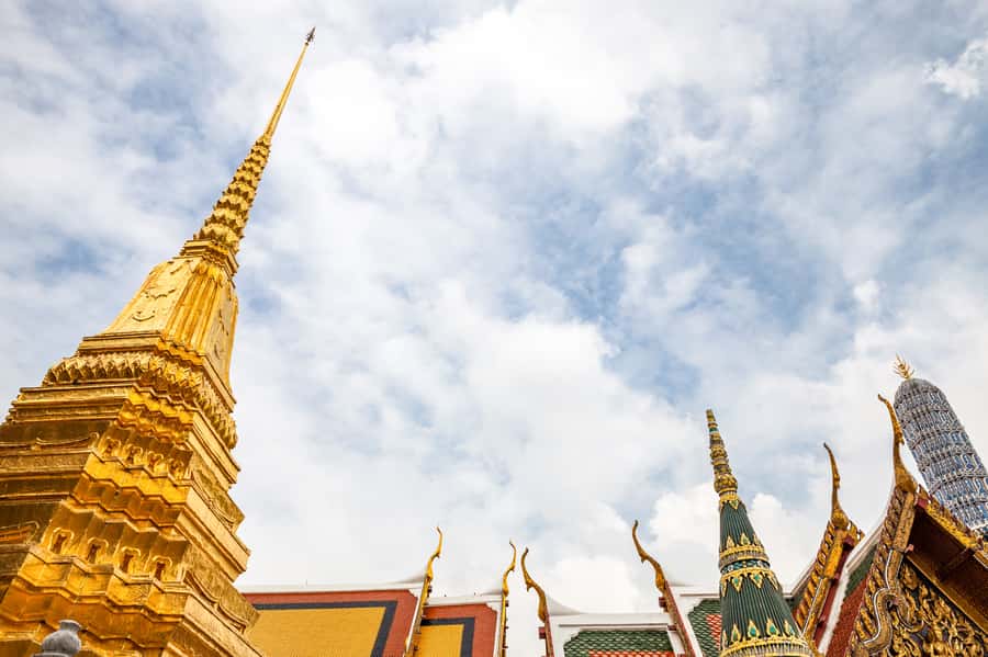 Bangkok: City Highlights Temple and Market Walking Tour - Optional Stop: Wat Pho and why it’s more than the Reclining Buddha
