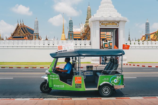 Bangkok Combo: Tuk Tuk App Pass, Chao Phraya Boat & E-sim - Old Town Rattanakosin: Grand Palace and Wat Pho, minus the chaos