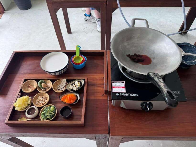 Bangkok: Cooking Class + Tuk Tuk Ride + Market Tour - A half-day in Bangkok where ingredients make sense