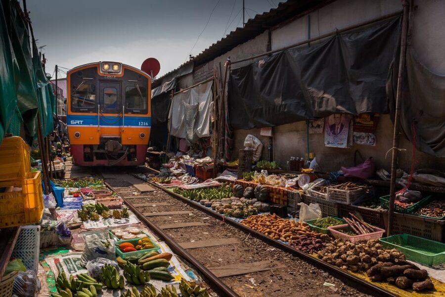 Bangkok: Damnoen Saduak, Train Market & Mahanakhon Day Trip - Damnoen Saduak by Paddle Boat, What Canal Life Feels Like