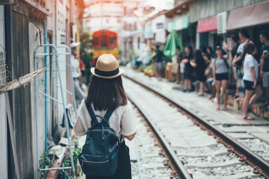 Bangkok: Damnoen Saduak, Train Market & Mahanakhon Day Trip - Ban Ka Long Railway Market to Maeklong, The Train Moment That Makes It Worth It