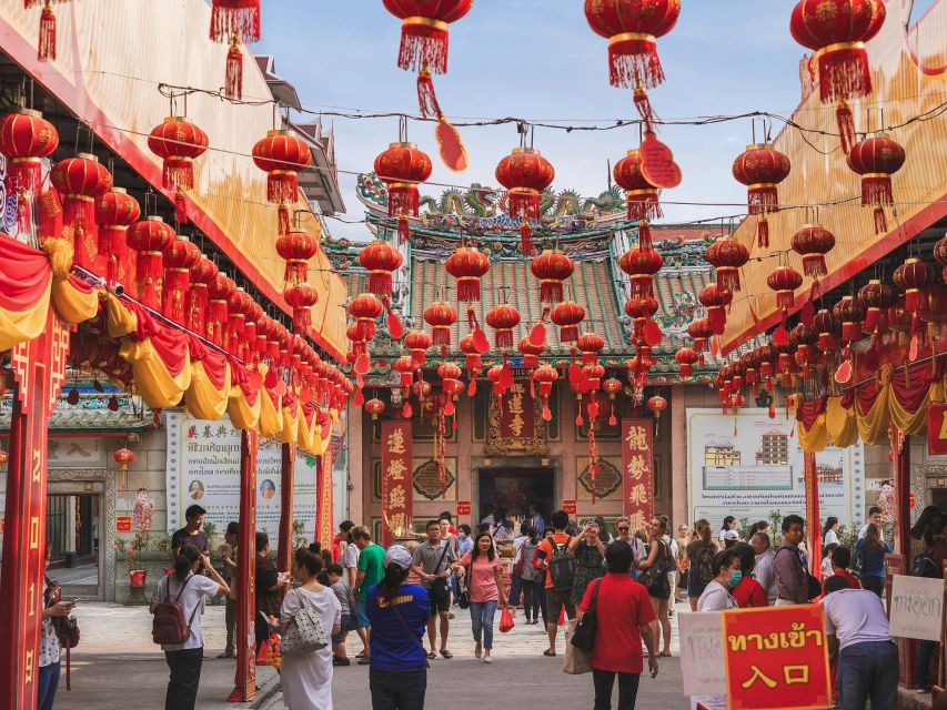 Bangkok: Discover a Taste of Chinatown – 2 Hr Walking Tour - Guay Jub Ouan Pochana noodles, the Michelin Bib Gourmand stop