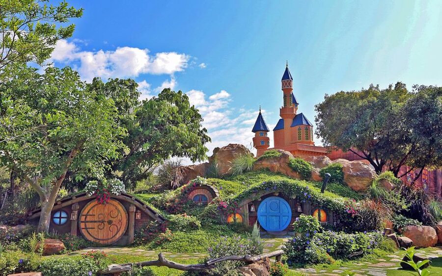Bangkok: Dream World Entrance Ticket - Dream Garden and the Seven Wonders Ride-By: See It While You Move