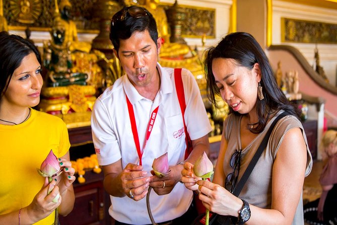 Bangkok Electric Tuk Tuk: Thonburi, Wang Lang & Food Tour - Baan Bu pottery community, craft you can actually picture