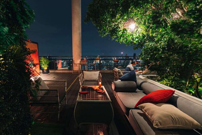 Bangkok: Enjoy Fine Thai Food with Panoramic Rooftop Views - The service style that makes or breaks rooftop dining