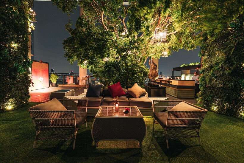 Bangkok: Enjoy Fine Thai Food with Panoramic Rooftop Views - Getting there and finding the rooftop entrance without stress