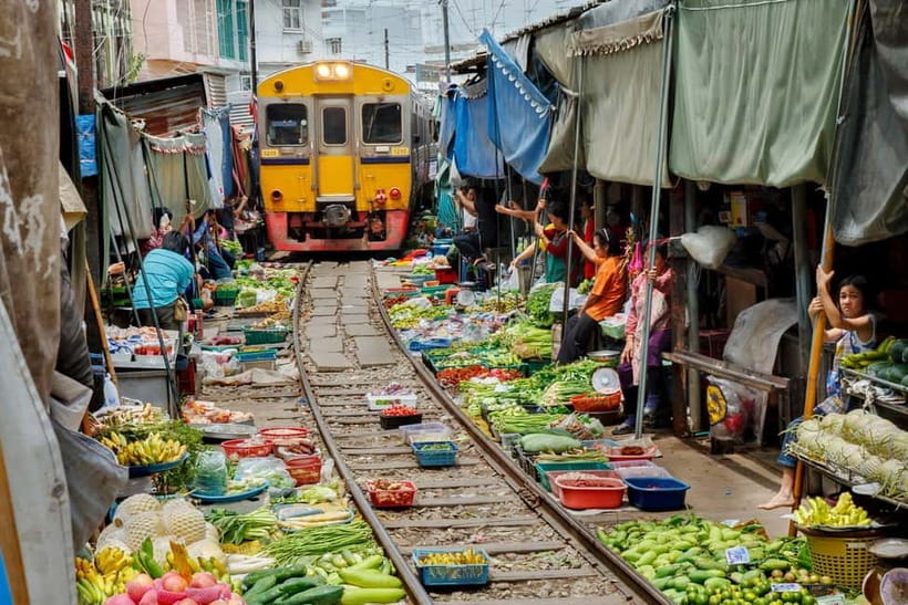 Bangkok: Famous Markets and Dragon Temple Guided Day Tour - Maeklong Railway Market, where stalls pull back fast