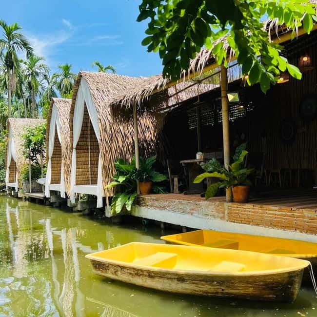 Bangkok: Floating Market, Phra Pathom Pagoda & Cafes Tour - After the Rain Coffee & Gallery: a garden break with included drinks