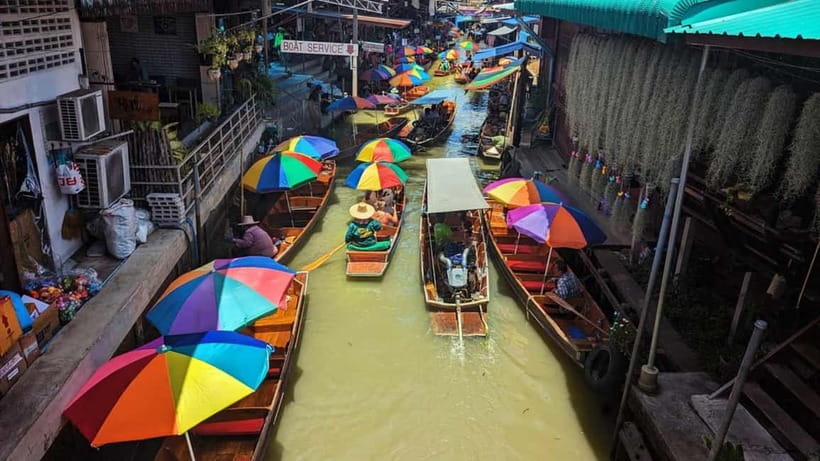 Bangkok: Floating Market & Railway Market with Hotel Pick Up - Shopping and street food by the tracks
