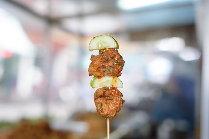 Bangkok Food Tour of Bang Rak with Local Guide - Morning vs Evening: Pick the mood, accept street-food reality