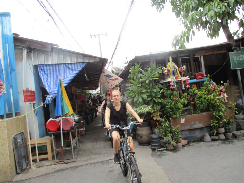 Bangkok Full-Day Bike Tour with Boat Transfer and Lunch - Meeting Point at Aree Townhouse and Getting Rolling Fast