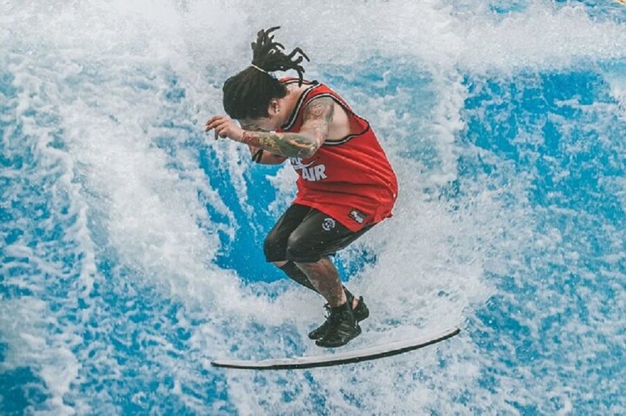 Bangkok: Fun Flow riding at Flow House Bangkok - FlowRider Fun in the Middle of Bangkok