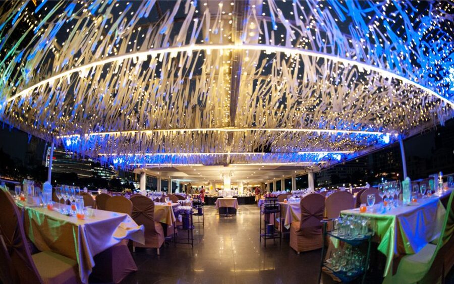 Bangkok: Grand Chao Phraya Dinner Cruise with Live Show - The 2 Hour River Route: Temple of Dawn, Grand Palace, and Rama VIII Views