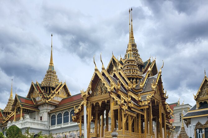 Bangkok Grand Palace and Temples Private Tour - Grand Palace: Siam’s Royal Center, Built in 1782