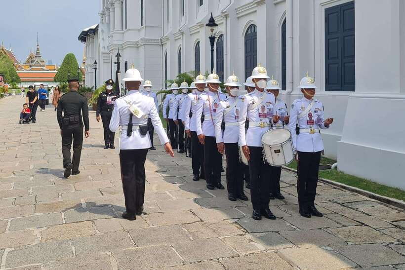 Bangkok Grand Palace & Emerald Buddha Flexible Pass w/ Audio - Walking stamina and how to structure your day