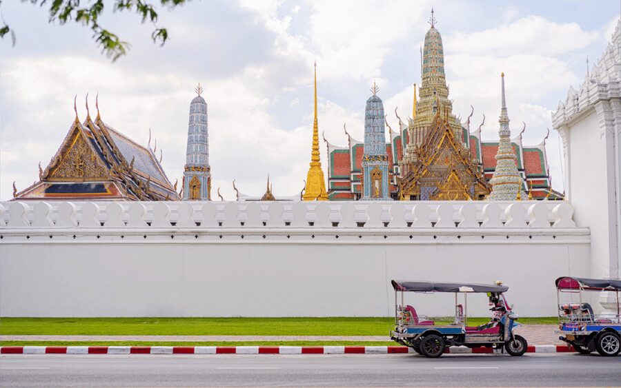 Bangkok: Grand Palace Skip-the-Line Entry Ticket - Photography and pacing: how to move without feeling rushed