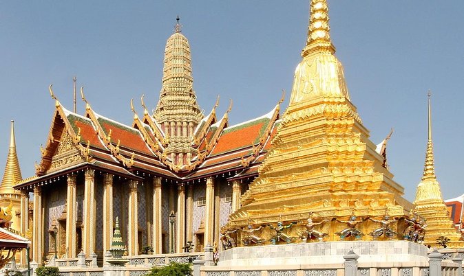 Bangkok Grand Palace Tour with Convenient Hotel Transfer - Why the Grand Palace and Wat Phra Kaew need a real plan