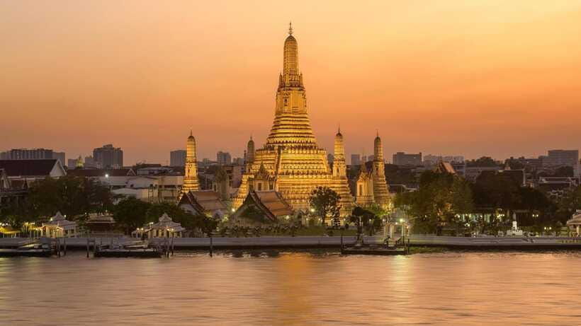 Bangkok: Grand Palace, Wat Pho, and Wat Arun Guided Tour - What the 5 hours and small-group size change for you