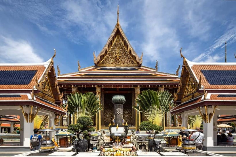 Bangkok: Grand Palace, Wat Pho, Wat Arun Sacred & Local Tour - Wat Arun: Temple of Dawn and the river-view payoff