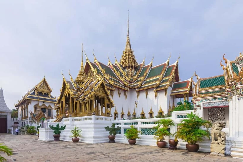 Bangkok: Grand Palace, Wat Pho, Wat Arun Sacred & Local Tour - The transport plan: river boat, tuk tuk, ferry, and why it saves you energy
