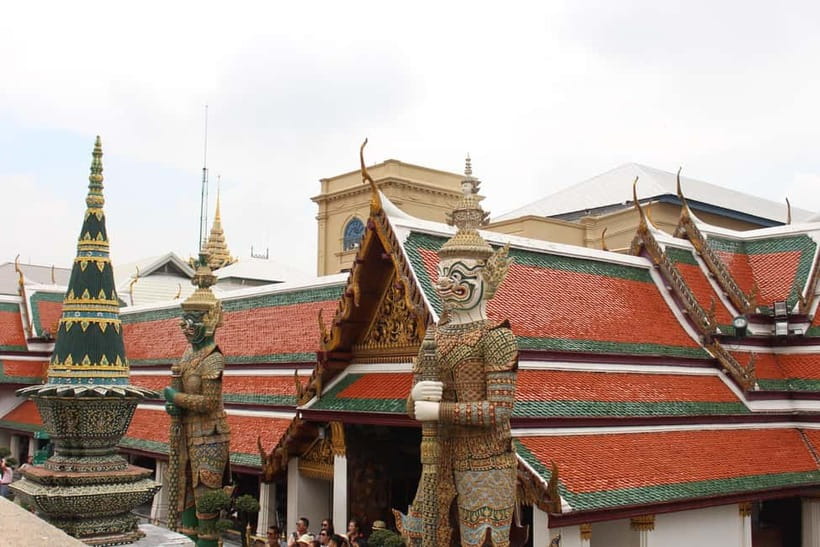 Bangkok: Grand Palace, Wat Pho, Wat Arun Sacred & Local Tour - Timing, heat, and walking: plan like it is a temple workout