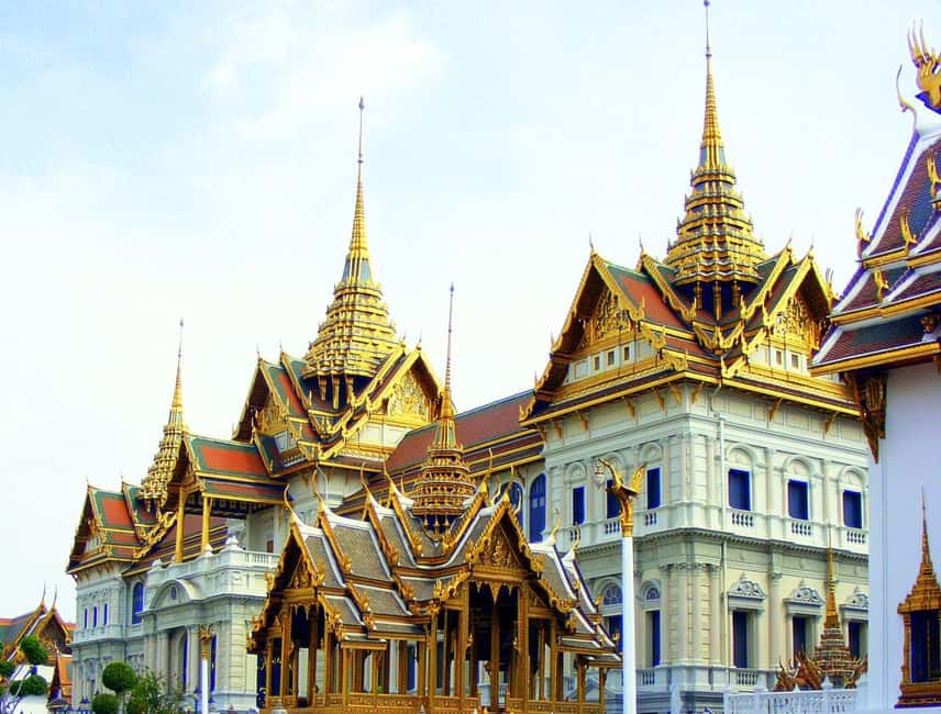 Bangkok: Grand Palace, Wat Pho & Wat Arun Tour in Italian - A Four-Hour Temple Sampler, Built for Public Transport