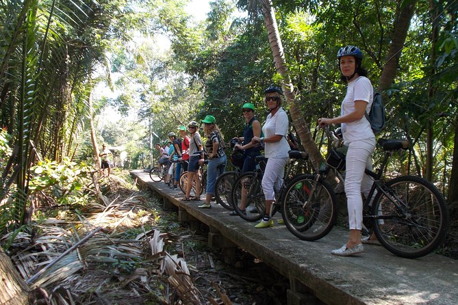 Bangkok Green Oasis 4-Hour Bike Tour with Boat Ride - Bang Krachao on Elevated Paths: Where the Ride Feels Like a Secret Channel