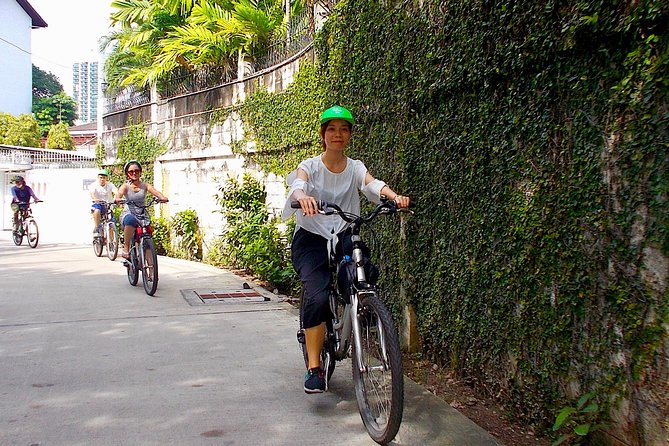 Bangkok Green Oasis 4-Hour Bike Tour with Boat Ride - Bikes, Helmets, Snacks, and Small-Group Flow That Makes It Feel Personal