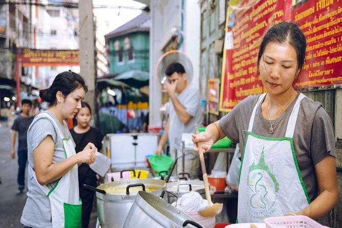 Bangkok Hidden Gems: Talad Noi, Chinatown & Street Food Tour - Meeting Point and Timing: River City at 4:00 pm