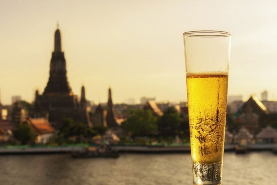 Bangkok: Historical Temples Tour & Hidden Bar at Sunset - Wat Kalayanamitr Varamahavihara: Thai-Chinese influences you can spot