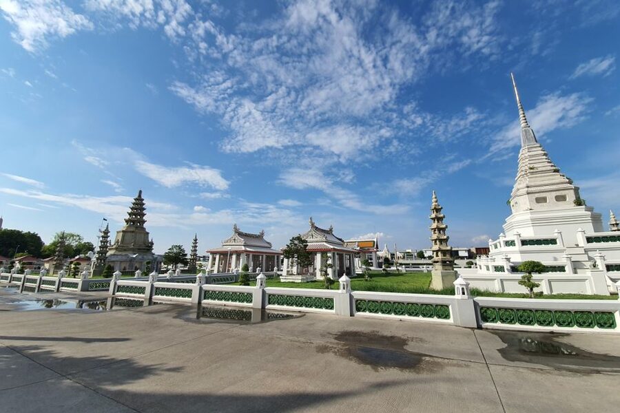 Bangkok: Historical Temples Tour & Hidden Bar at Sunset - Starting at Cafe Amazon or Sanam Chai, then into Pak Khlong Talat