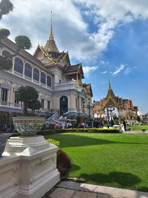 Bangkok : History Temples Markets and Food Tasting - Wat Arun at the end: sunset vibes with a guided walk
