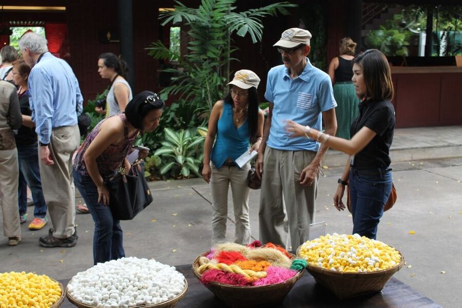 Bangkok: Jim Thompson House and Baan Krua Community Tour - From hotel pickup to teak houses: the Jim Thompson House experience