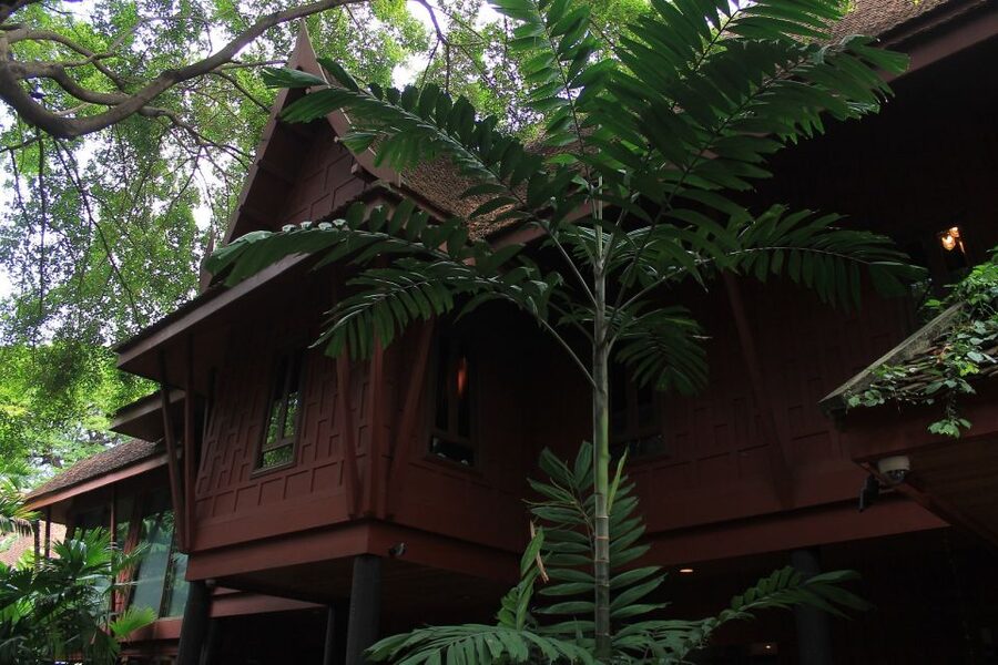 Bangkok: Jim Thompson House and Baan Krua Community Tour - Should you book this Jim Thompson House and Baan Krua tour?