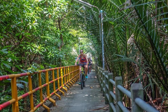 Bangkok Jungle Bike Tour - Hotel-pickup & Lunch - Bang Nam Phueng Floating Market and the Local Market Feel