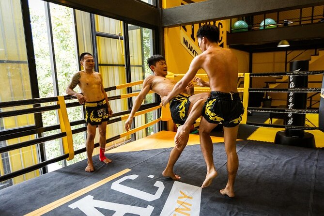 Bangkok:Learn 1-1 Muay Thai + Free Muaythai Shorts & Hotel Pickup - Inside your 1-on-1 session: stance, warm-up, and eight-limb drills