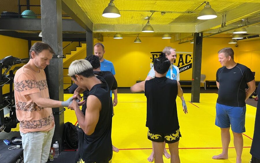 Bangkok: Learn 1-1 Muay Thai + Free Muaythai Shorts & Pickup - Key things that make this Muay Thai session work