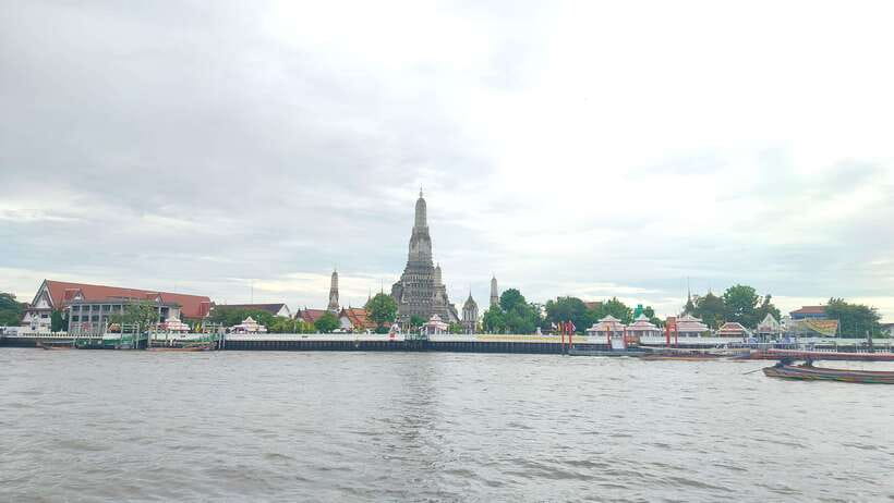 Bangkok: Longtail Boat Canal Tour to Wat Arun - Wat Paknam Phasi Charoen: Five Floors, Emerald Glass, and a Giant Buddha