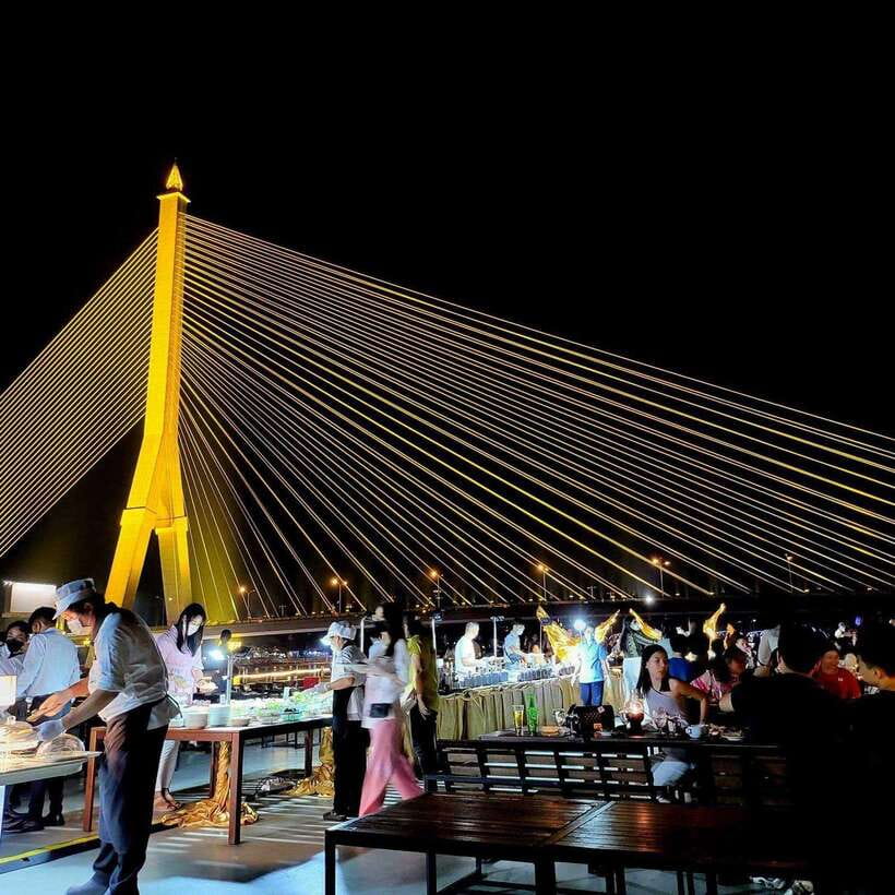 Bangkok: Luxury White Dinner Cruise Free Flow Beer and Wine - What this 2-hour Chao Phraya cruise really gives you
