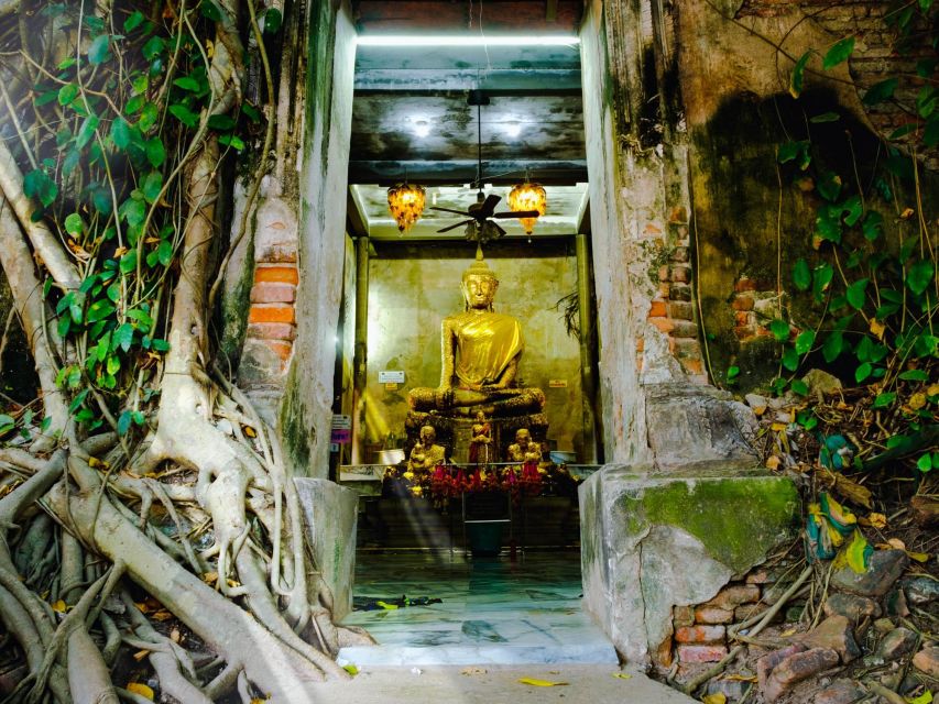 Bangkok: Maeklong Railway & Amphawa Floating Market Day Trip - Getting More From the Tour, Use the Guide Instead of Just Following